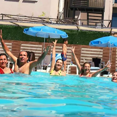 Hotel Alis *