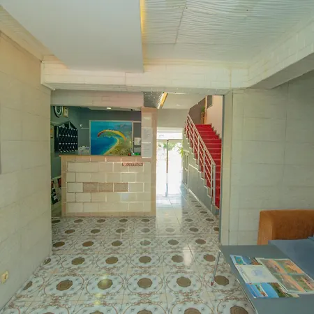 Hotel Garden Alis *