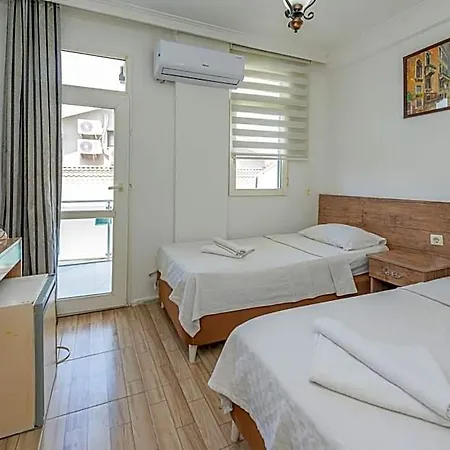 Alis Hotel 2*
